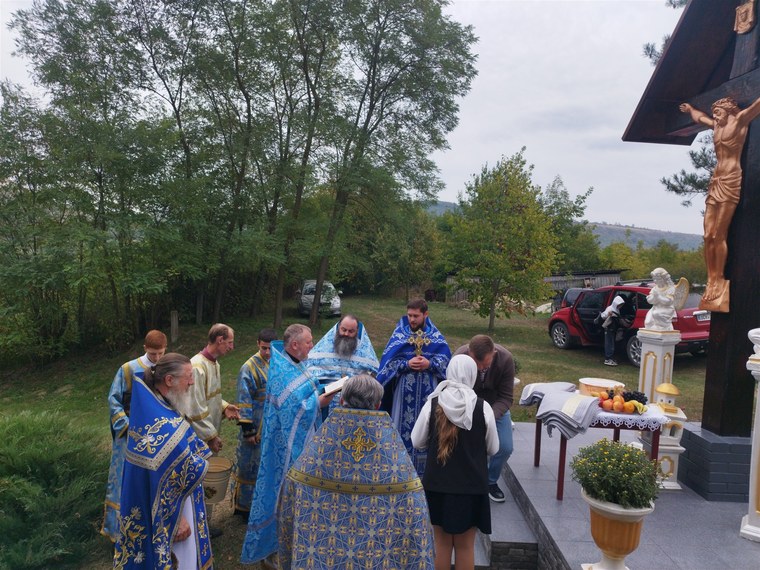 Soborul la monument, la citirea rugăciunii