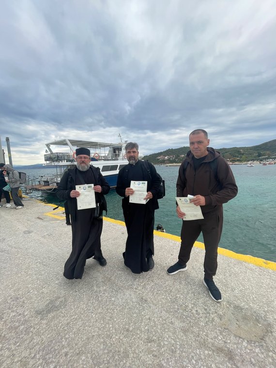 La Ouranoupoli, cu diamonitirionul în mână — binecuvântarea scrisă pentru intrarea pe Sfântul Munte